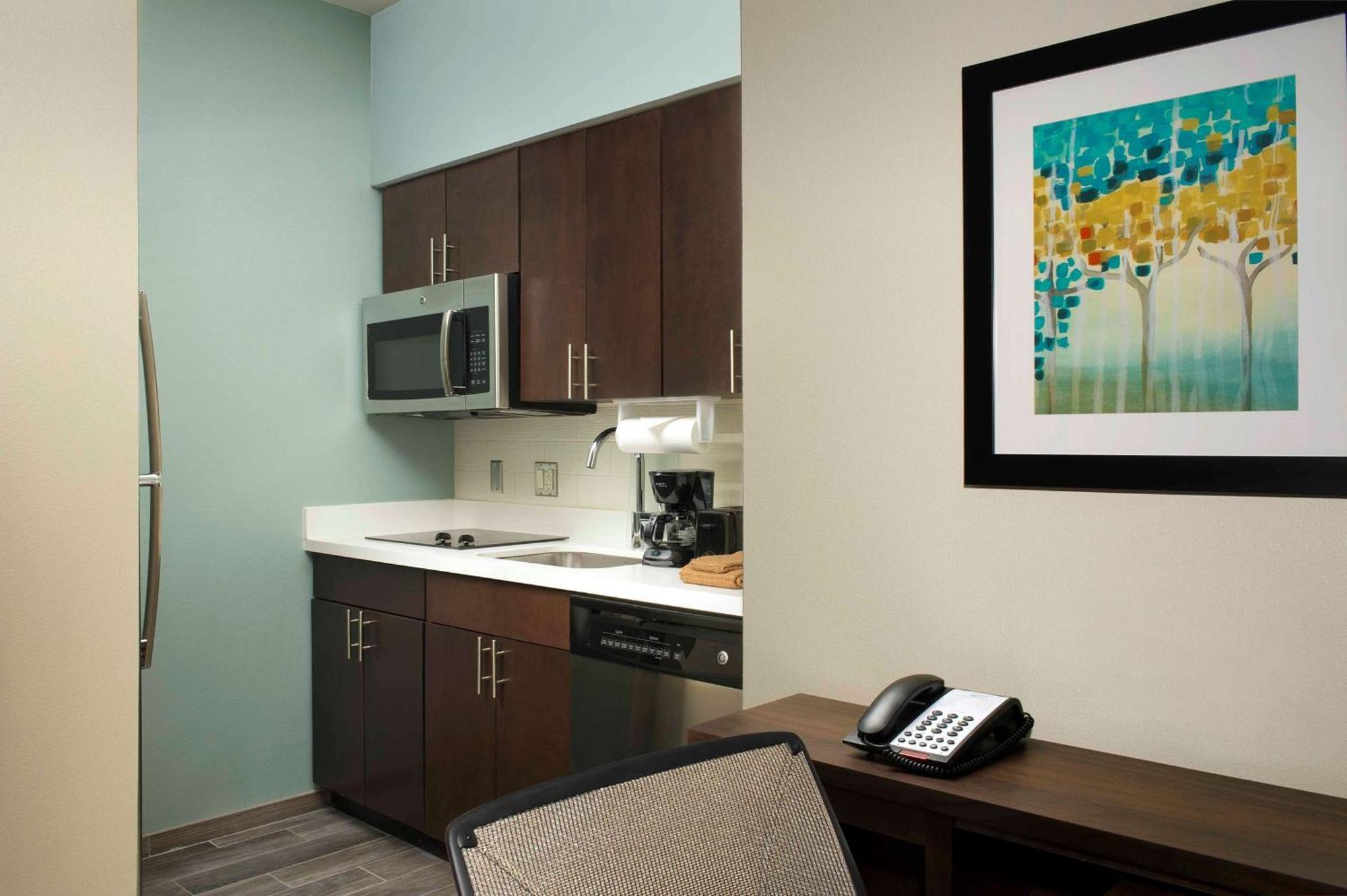 Hotel Homewood Airport