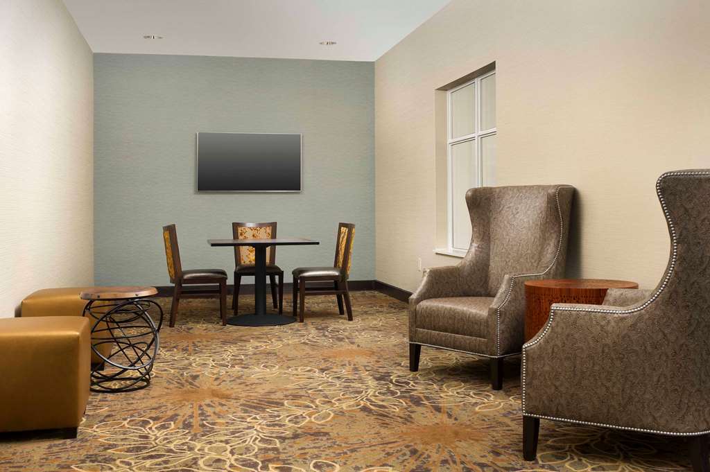 Homewood Airport Hotel 3*